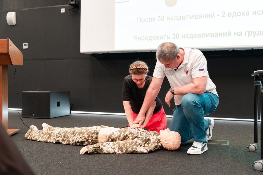 Защитим Севастополь вместе: сотрудники Российской галереи искусств прошли обучение навыкам первой помощи Защитим Севастополь вместе: сотрудники Российской галереи искусств прошли обучение навыкам первой помощи