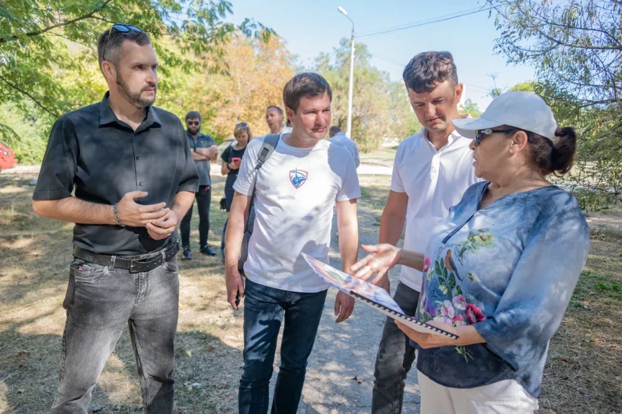 На улице Хрусталева появится новый многофункциональный парк На улице Хрусталева появится новый многофункциональный парк