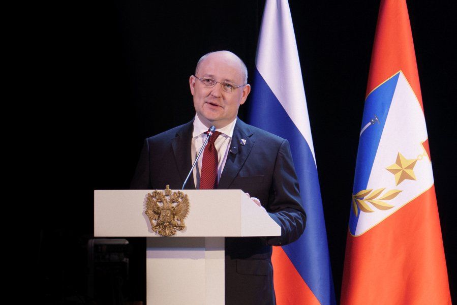 Михаил Развожаев: с 1 сентября оклады учителей вырастут более чем на 30% Михаил Развожаев: с 1 сентября оклады учителей вырастут более чем на 30%