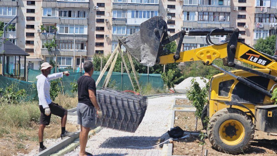 На улице Федоровской в Любимовке расширяют сквер На улице Федоровской в Любимовке расширяют сквер