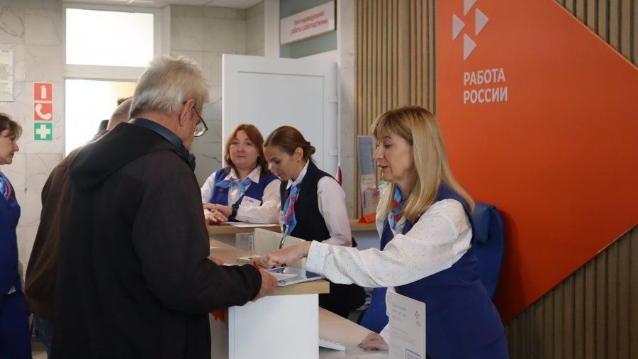 На ярмарке вакансий в Севастополе предложили работу с зарплатой до 180 тысяч рублей На ярмарке вакансий в Севастополе предложили работу с зарплатой до 180 тысяч рублей