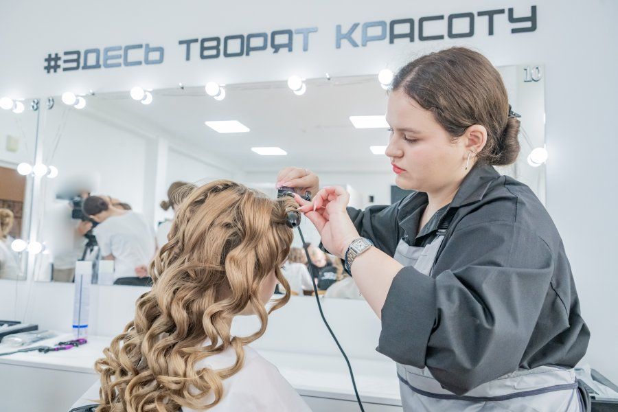 В Севастопольском профессиональном художественном колледже готовят специалистов для индустрии красоты В Севастопольском профессиональном художественном колледже готовят специалистов для индустрии красоты