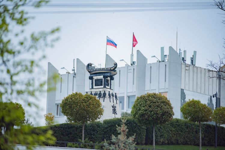 В Севастополе упростили оформление ежемесячных денежных выплат В Севастополе упростили оформление ежемесячных денежных выплат