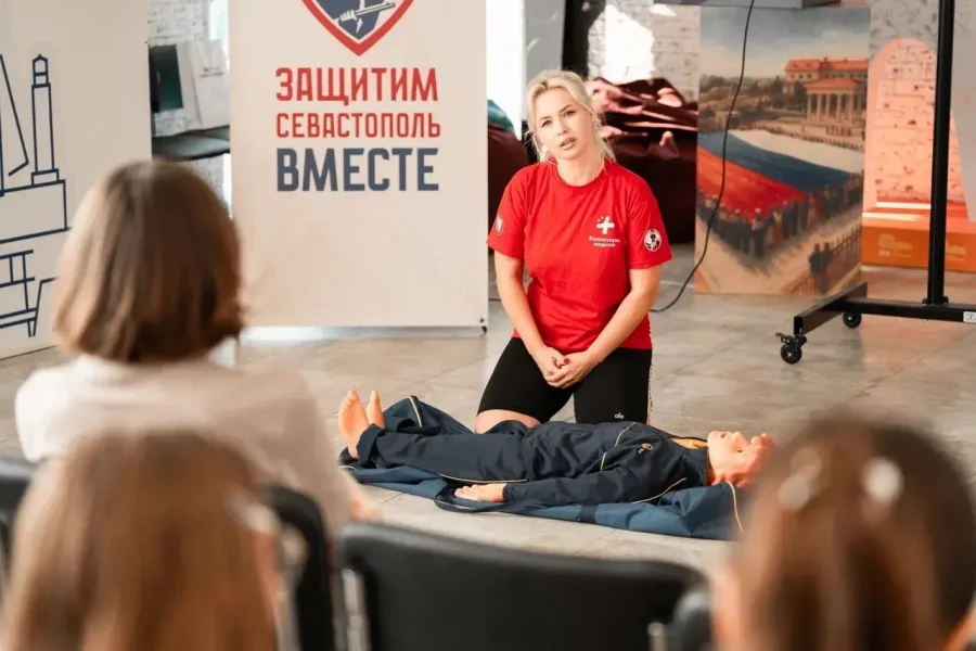 Для молодежи Севастополя провели практическое занятие по оказанию первой помощи Для молодежи Севастополя провели практическое занятие по оказанию первой помощи